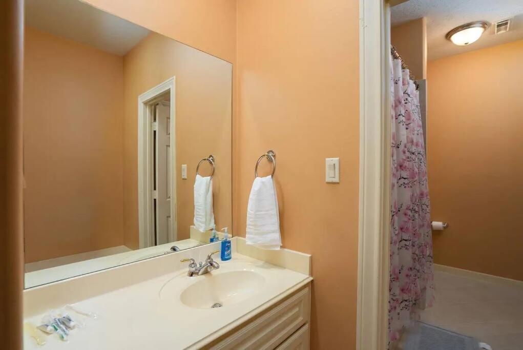 Bedroom With 3.5-Bathroom Near Golf Course! Cypress Exterior photo